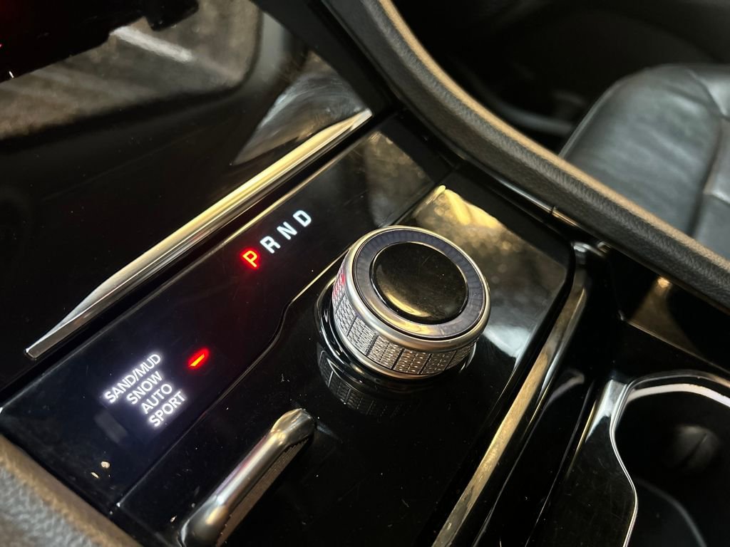 Used 2023 Jeep Grand Cherokee Limited w/ Luxury Tech Group II image 31