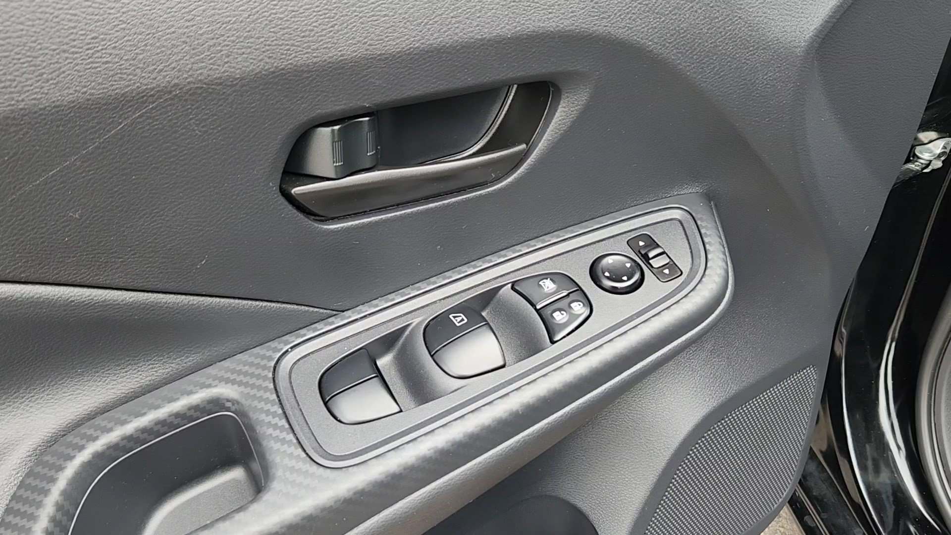 Used 2025 Nissan Versa S w/ Trunk Package FWD image 7