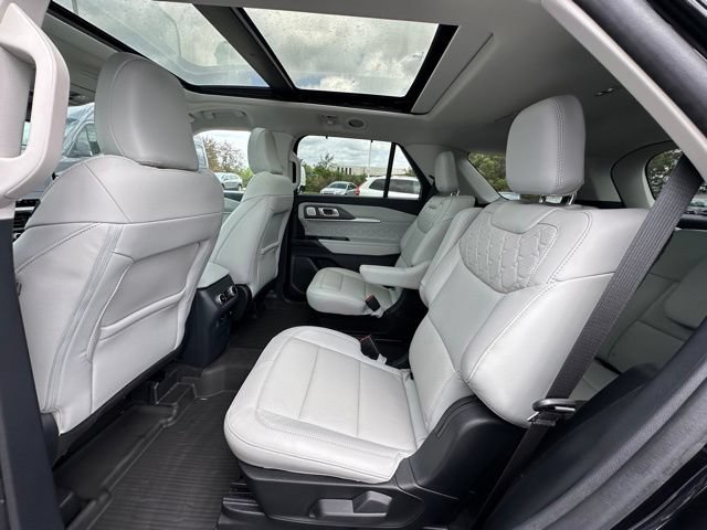 Certified 2025 Ford Explorer Platinum w/ Ultimate Package AWD/4WD image 16