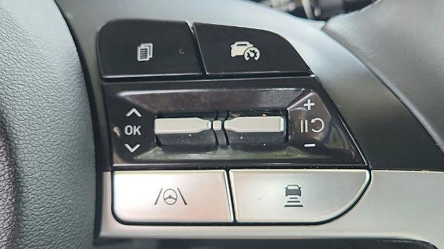 Used 2025 Hyundai Elantra SEL FWD image 26