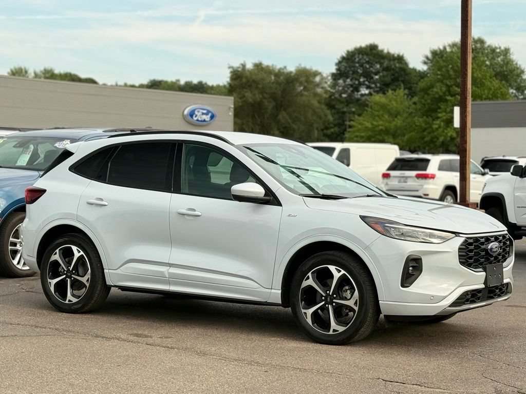 Certified 2025 Ford Escape ST-Line Elite w/ Premium Technology Package AWD/4WD image 26