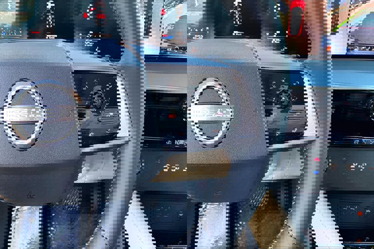 Used 2025 Nissan Murano Platinum w/ Cargo Package image 24