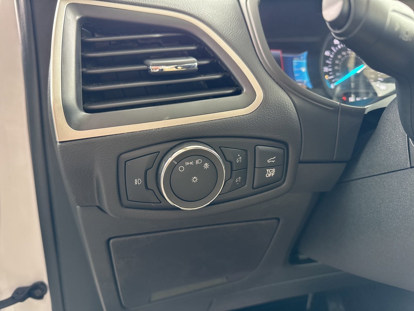 Certified 2022 Ford Edge SEL w/ Convenience Package image 28