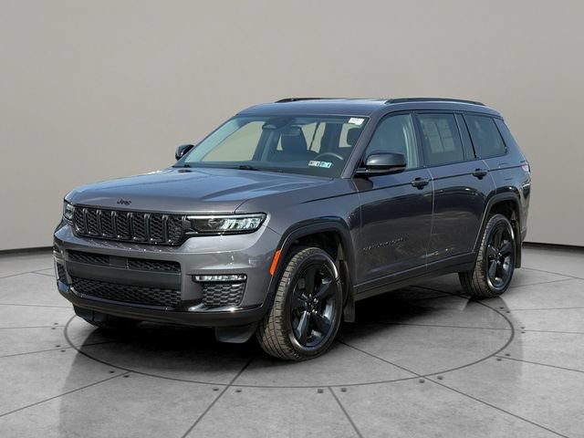 Used 2022 Jeep Grand Cherokee L Limited w/ Black Appearance Package AWD/4WD image 3