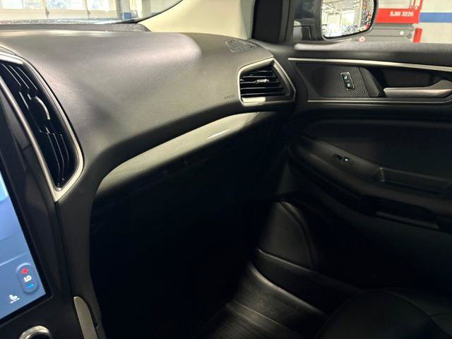 Certified 2024 Ford Edge SEL AWD/4WD image 17
