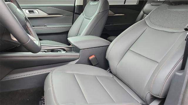 Certified 2025 Ford Explorer Active w/ Active Comfort Package image 11