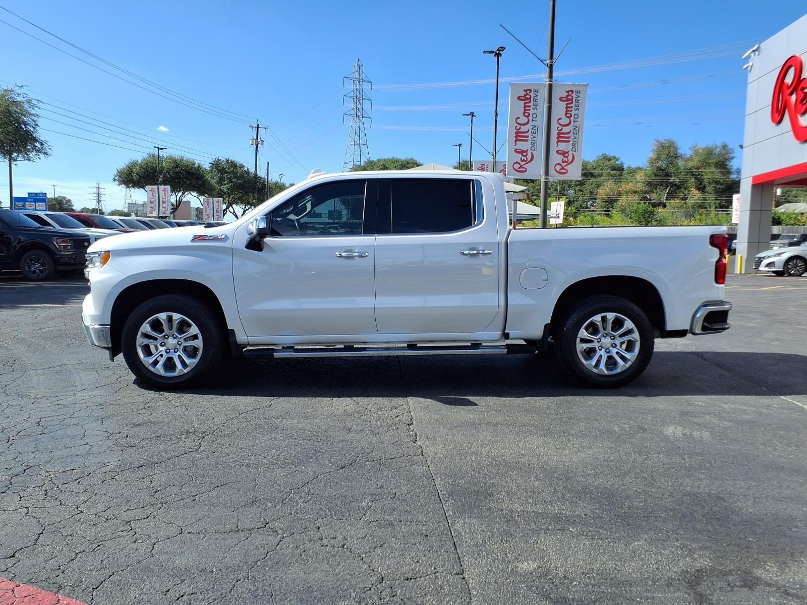 Used 2023 Chevrolet Silverado 1500 LTZ w/ Technology Package AWD/4WD image 9