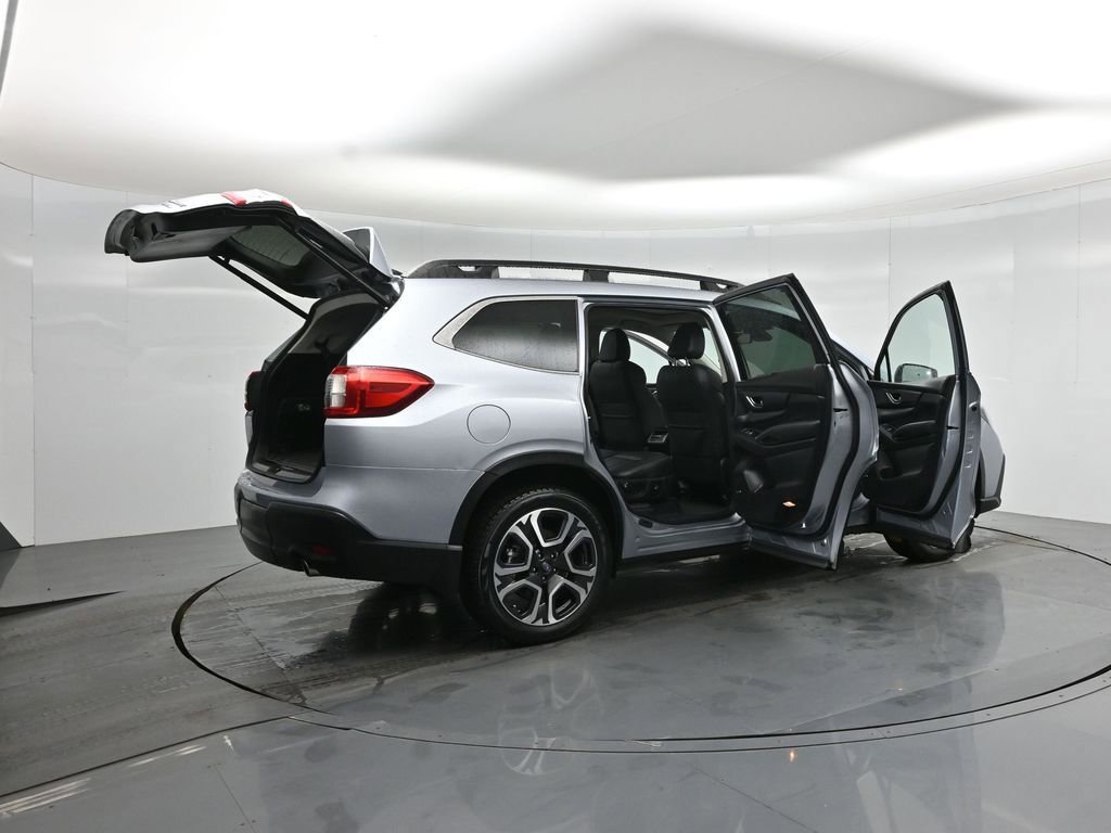 Used 2023 Subaru Ascent Limited w/ Technology Package AWD/4WD image 6