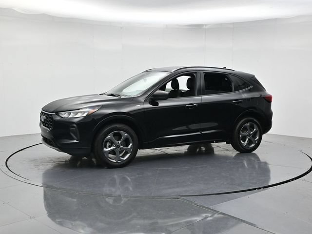 Certified 2024 Ford Escape ST-Line w/ Tech Pack #1 AWD/4WD image 5