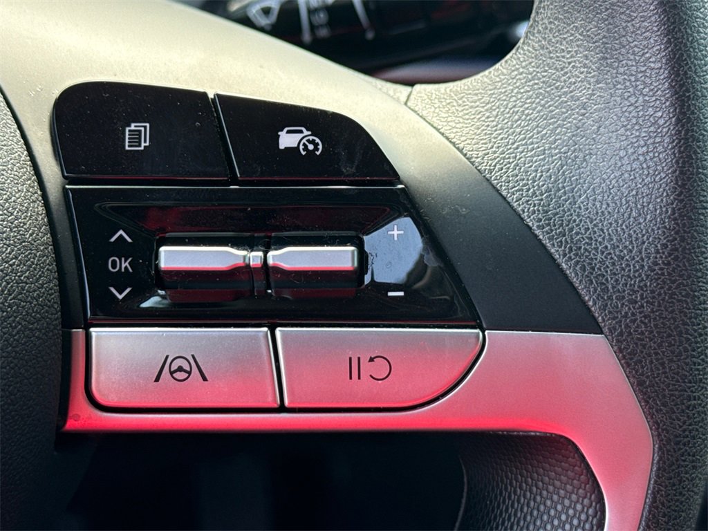 Used 2024 Hyundai Elantra SEL image 25