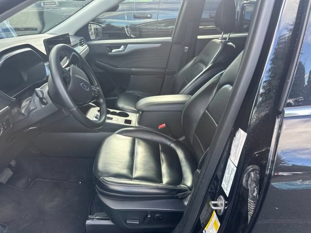 Certified 2024 Ford Escape Platinum AWD/4WD image 1
