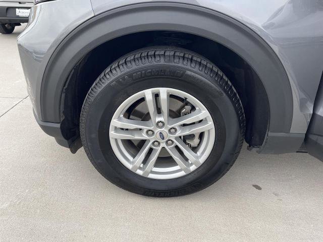 Certified 2022 Ford Explorer XLT w/ Equipment Group 202A image 10