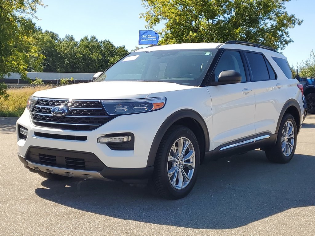 Certified 2023 Ford Explorer XLT w/ Equipment Group 202A AWD/4WD image 2