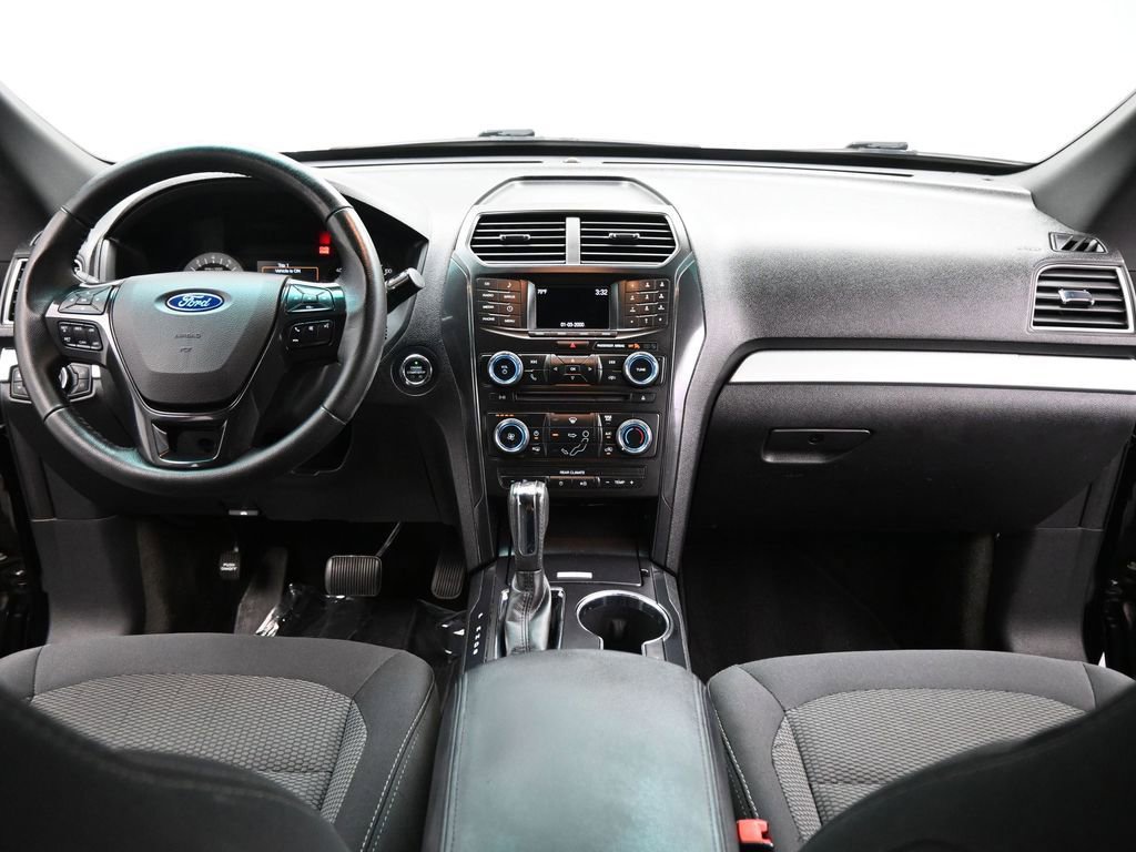 Certified 2017 Ford Explorer XLT image 48