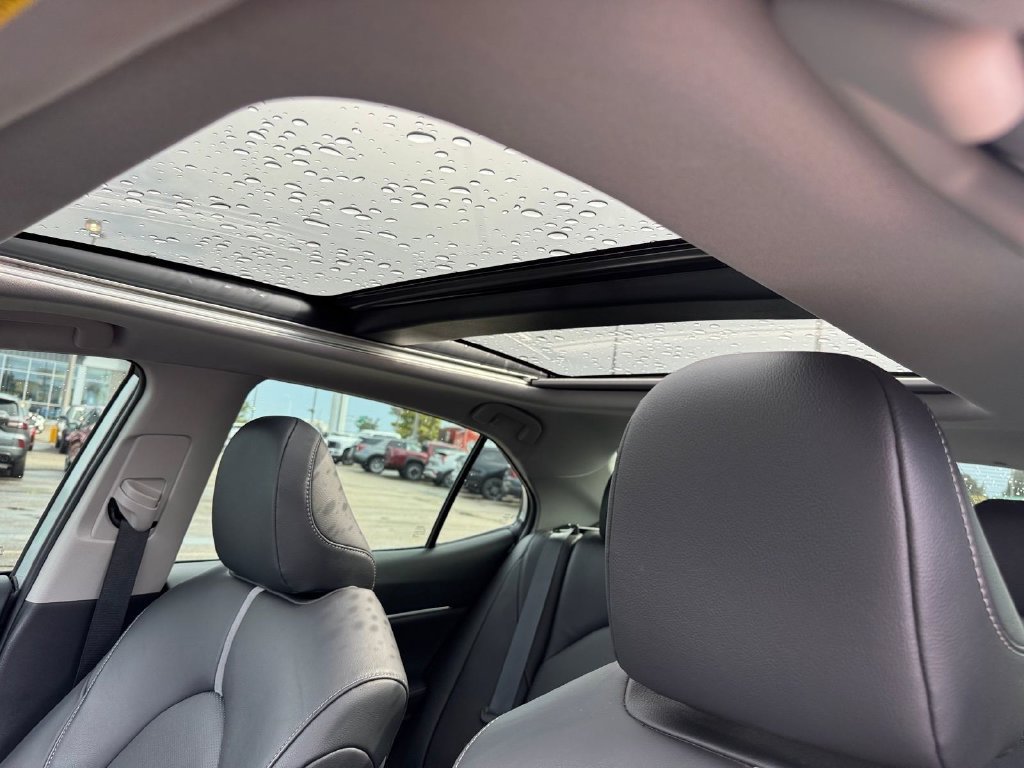 Used 2019 Toyota Camry XSE FWD image 7