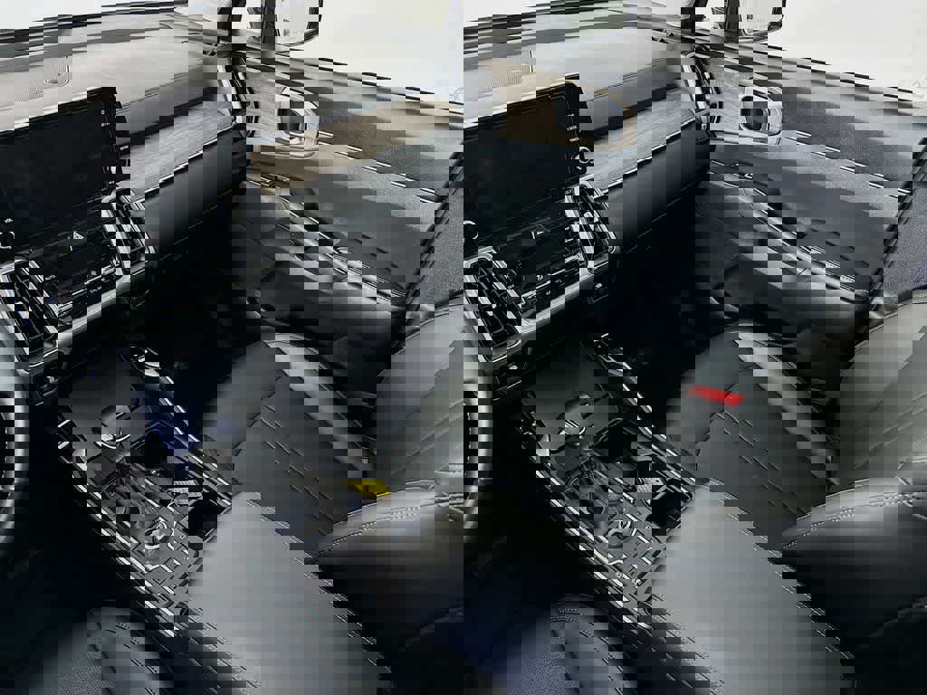 Used 2022 Kia Sorento S w/ Panoramic Sunroof Package image 14