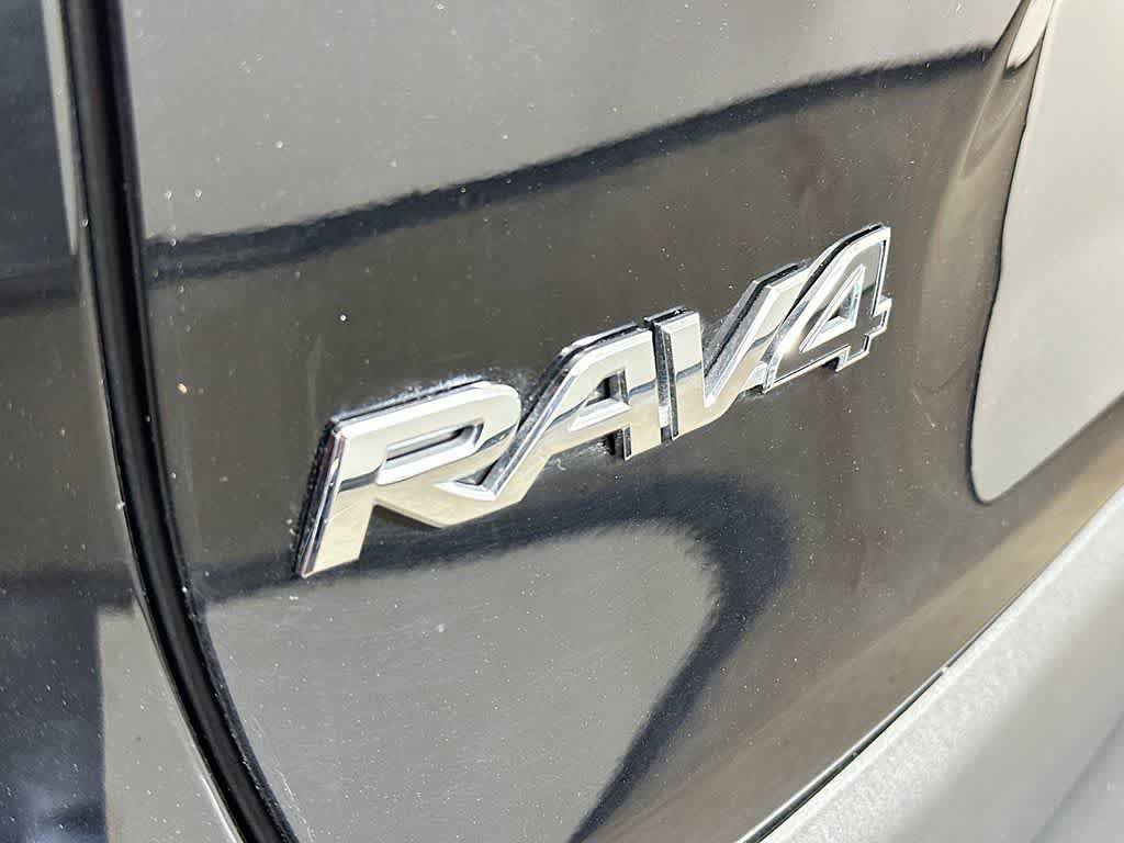 Used 2022 Toyota RAV4 XLE w/ Convenience Package AWD/4WD image 7