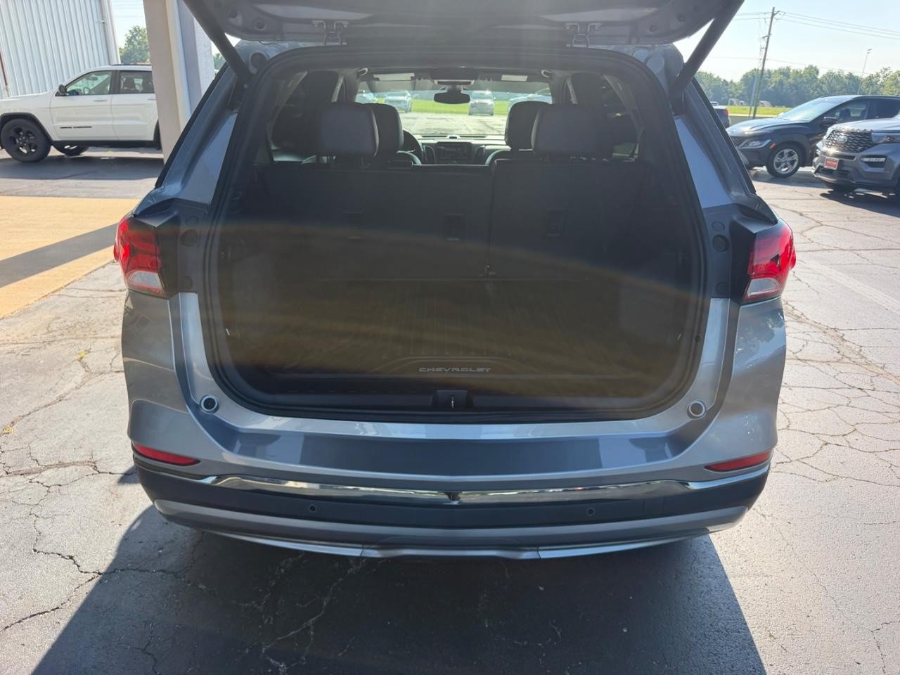 Used 2023 Chevrolet Equinox RS w/ RS Leather Package AWD/4WD image 5