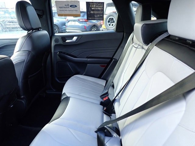 Certified 2025 Ford Escape Platinum w/ Premium Technology Package image 18