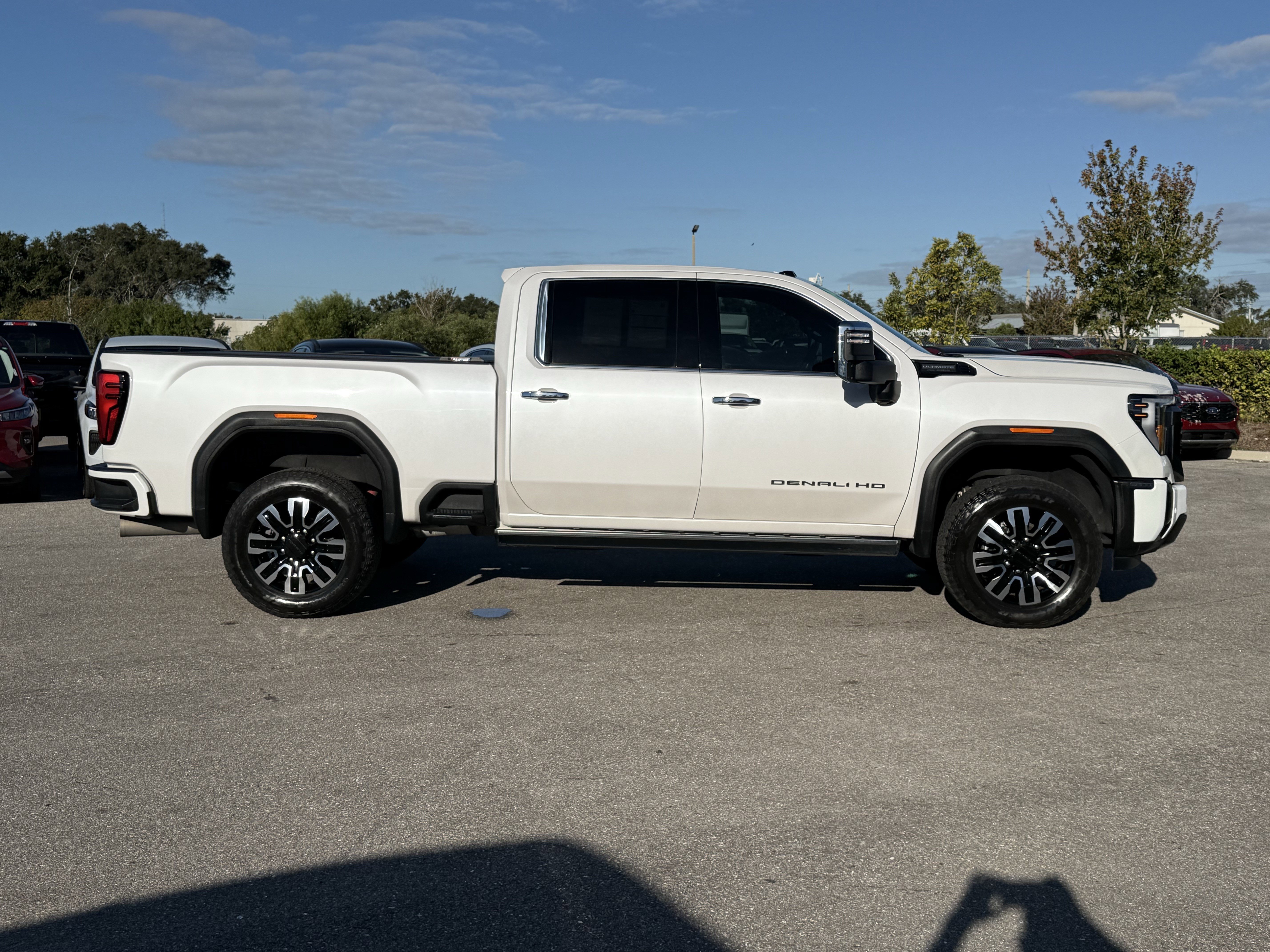 Used 2024 GMC Sierra 2500 Denali Ultimate image 3