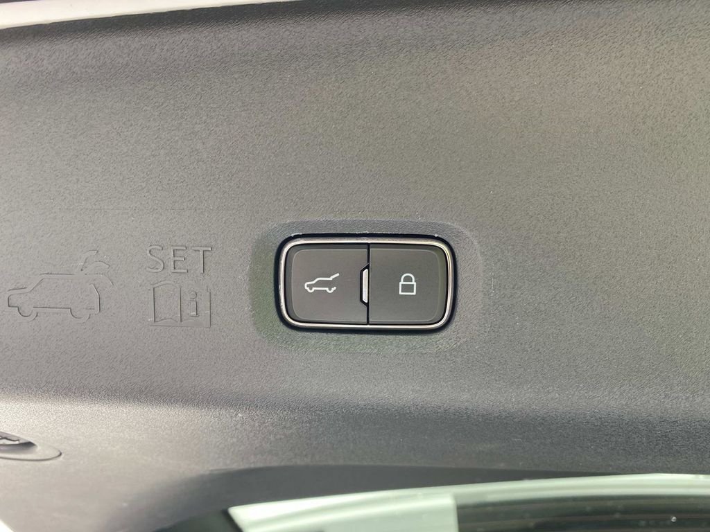 Certified 2025 Ford Expedition Max Platinum AWD/4WD image 9