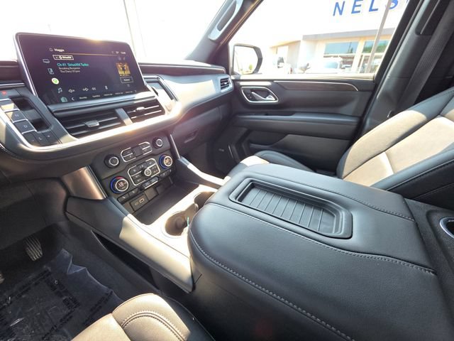 Used 2022 Chevrolet Suburban Z71 w/ Z71 Off-Road Package AWD/4WD image 23