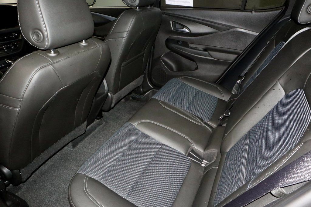 Used 2025 Buick Envista Preferred w/ Convenience II Package image 19