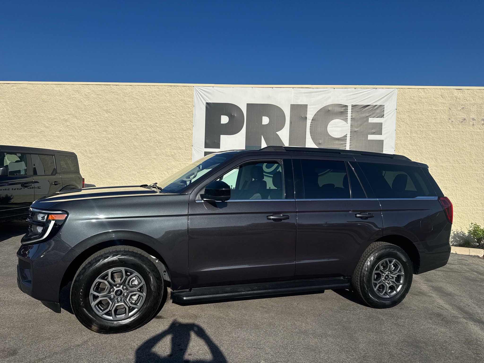 Certified 2025 Ford Expedition Active AWD/4WD image 2