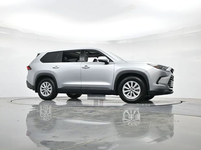 Used 2024 Toyota Grand Highlander XLE image 31