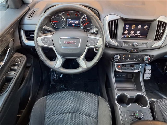 Used 2023 GMC Terrain SLE image 9