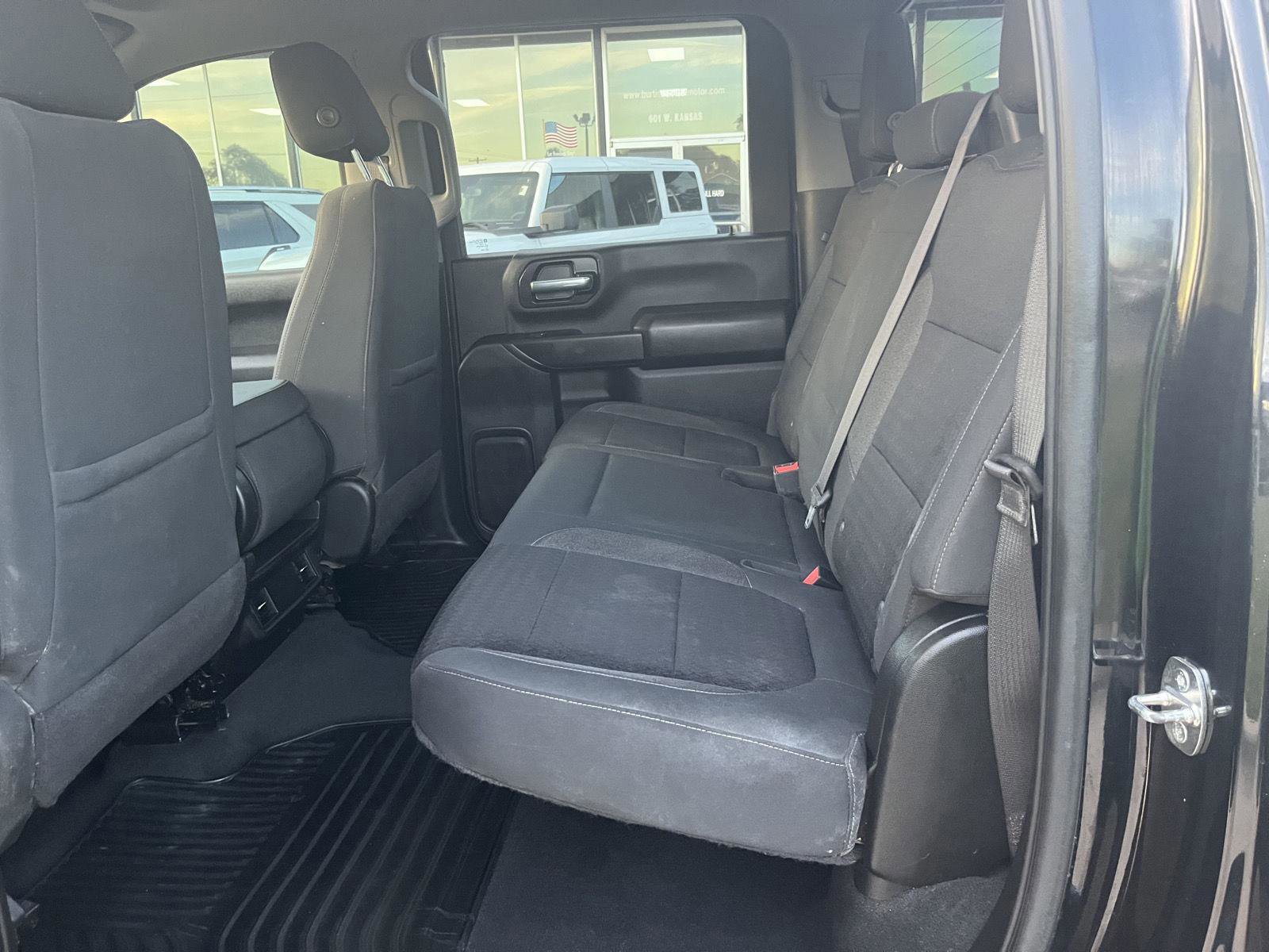 Used 2022 Chevrolet Silverado 2500 Custom w/ Custom Value Package image 11