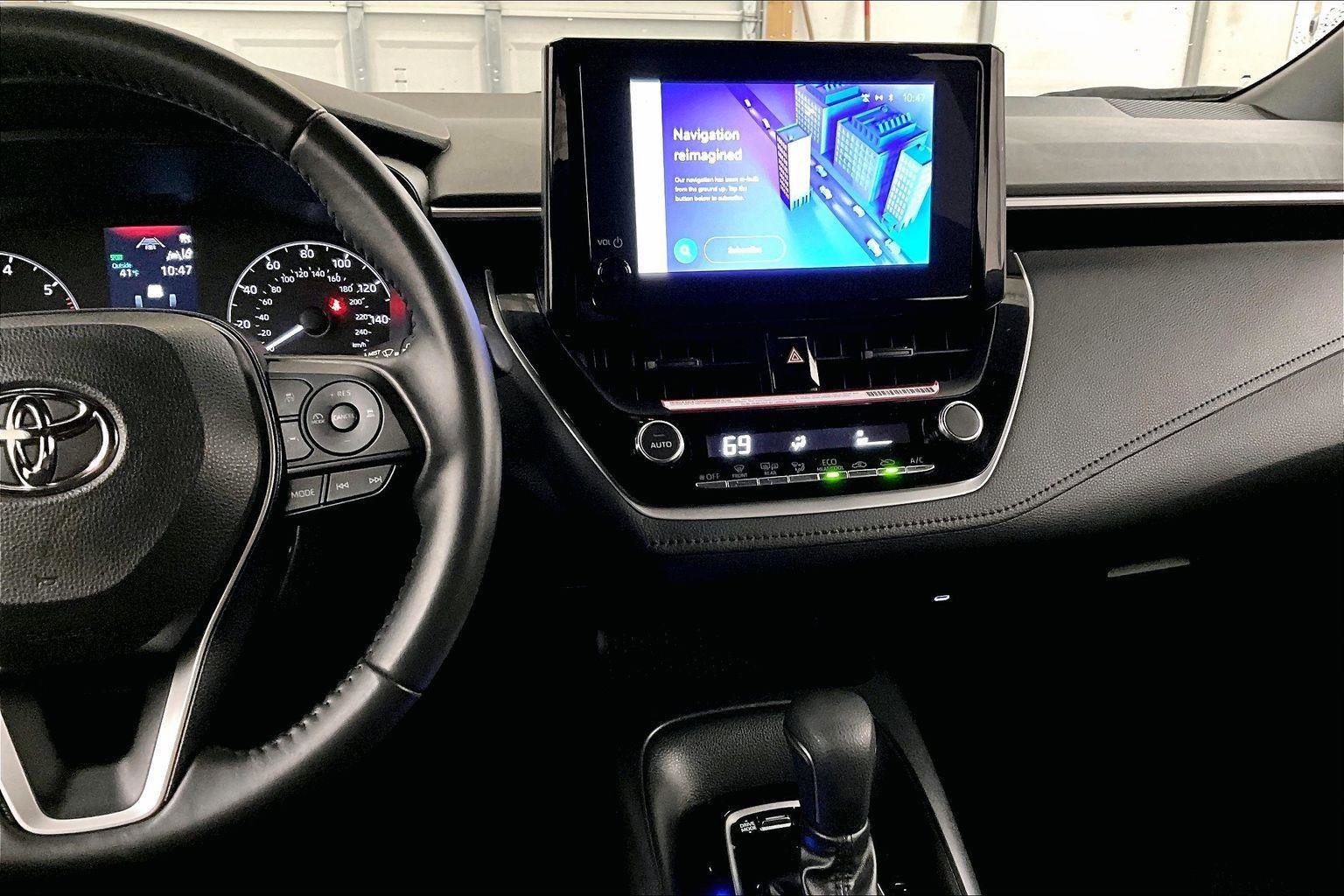 Used 2024 Toyota Corolla SE image 6