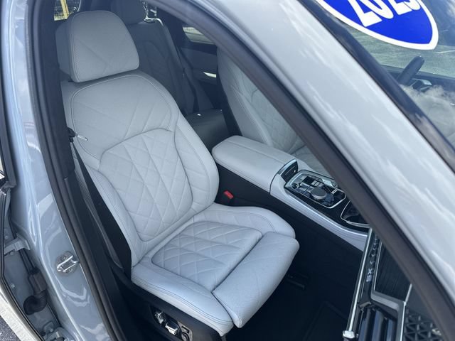 Used 2025 BMW X5 sDrive40i w/ M Sport Package RWD image 27