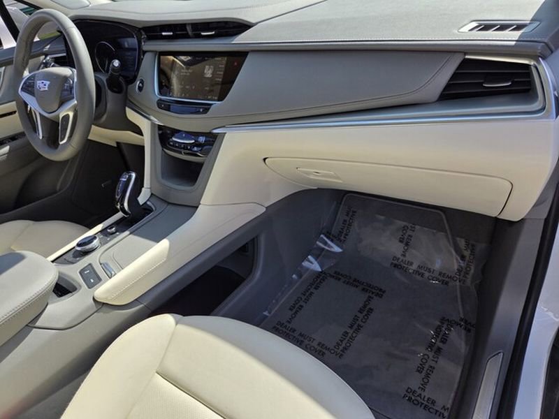 Used 2025 Cadillac XT5 Premium Luxury FWD image 17