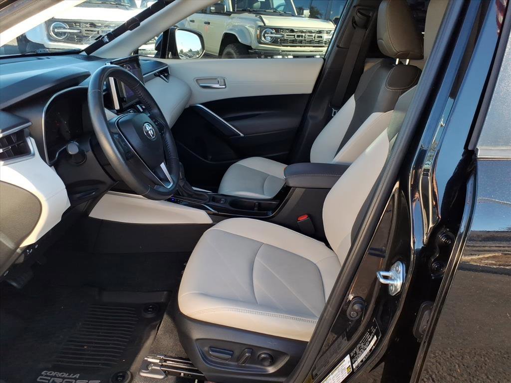 Used 2023 Toyota Corolla Cross XLE image 9