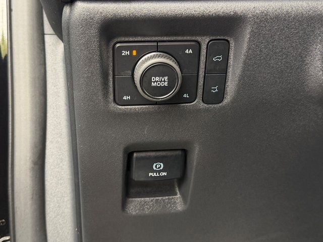 Certified 2025 Ford Expedition Platinum image 26