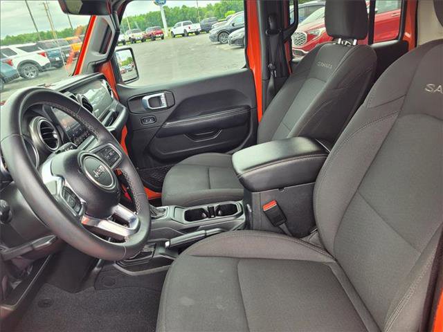 Used 2023 Jeep Wrangler Unlimited Sahara AWD/4WD image 18