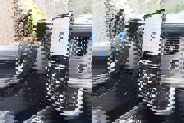 Certified 2024 Ford Expedition XLT image 10