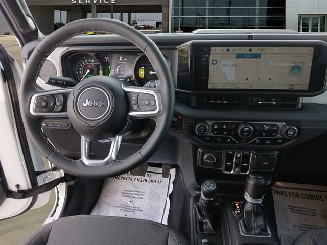 Used 2025 Jeep Wrangler Unlimited Sahara w/ Safety Group image 10
