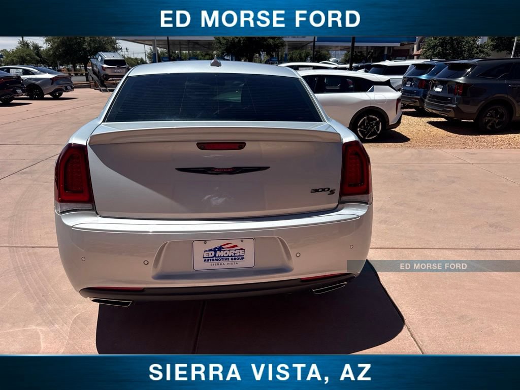 Used 2023 Chrysler 300 S w/ Comfort Group RWD image 5