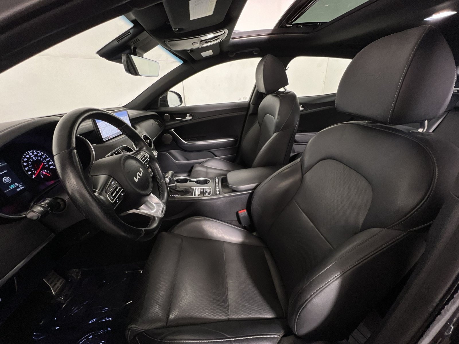 Used 2023 Kia Stinger GT-Line w/ Sun & Sound Package AWD/4WD image 13