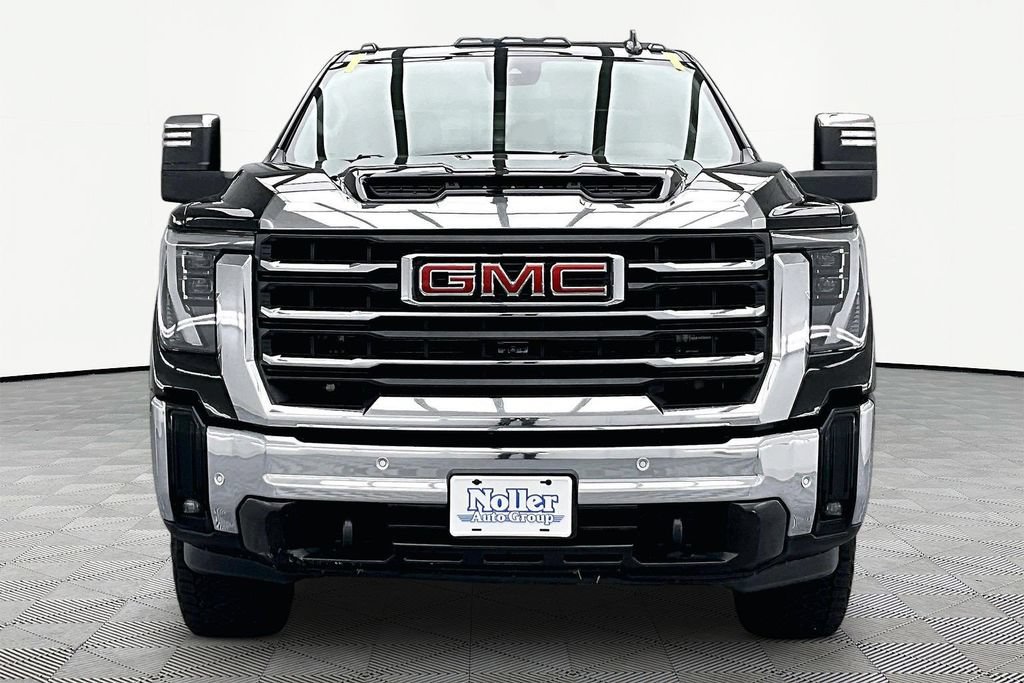 Used 2024 GMC Sierra 2500 SLT w/ SLT Premium Package AWD/4WD image 3