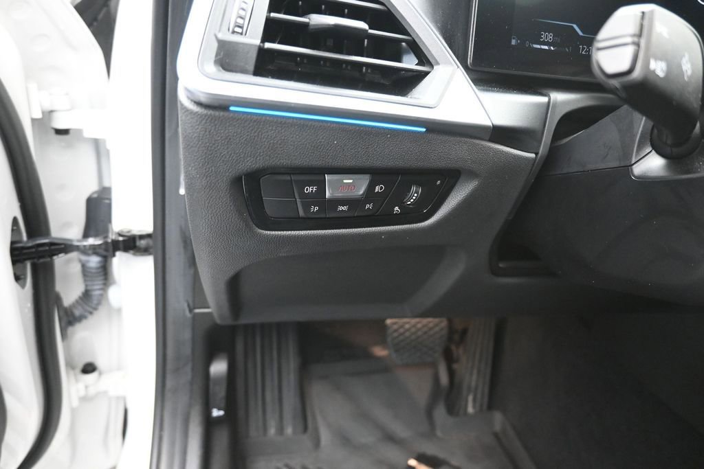 Used 2023 BMW 330i Sedan w/ Driving Assistance Package RWD image 13