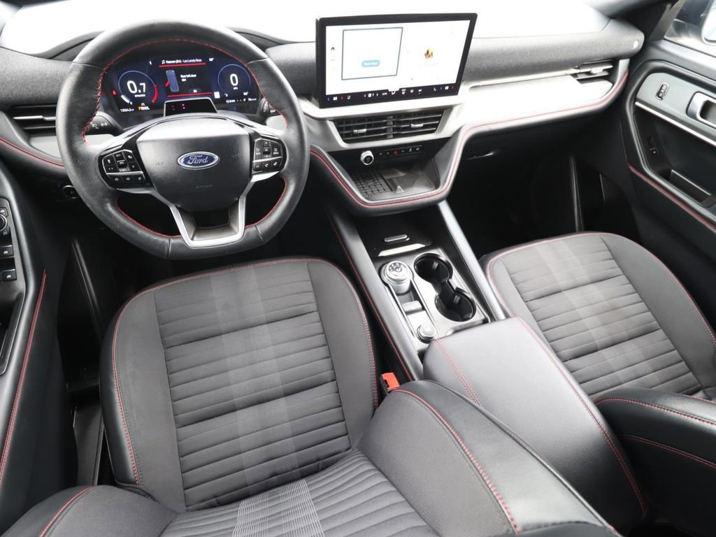 Certified 2025 Ford Explorer ST-Line w/ Premium Package image 10
