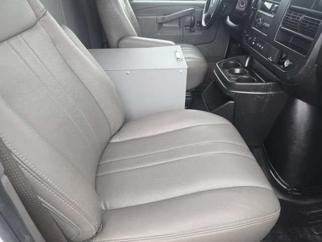 Used 2023 GMC Savana 3500 w/ Driver Convenience Package RWD image 18