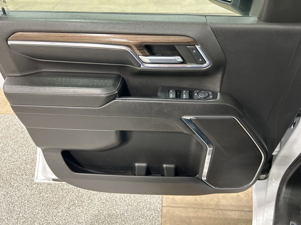 Used 2024 Chevrolet Silverado 3500 LT image 12