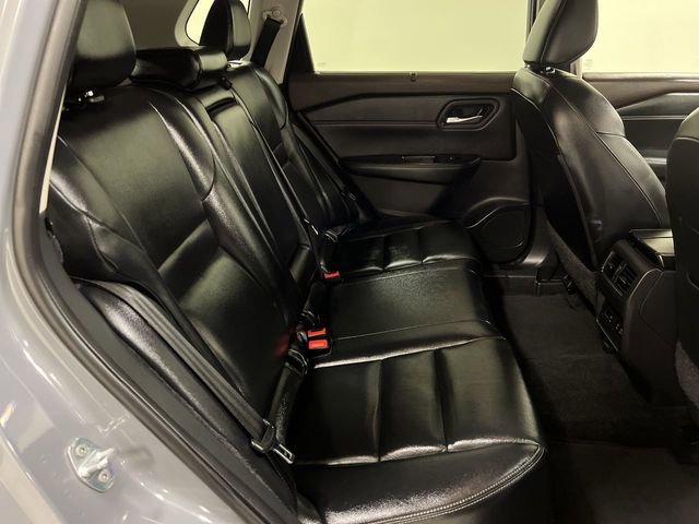 Used 2023 Nissan Rogue SL w/ SL Premium Package image 6