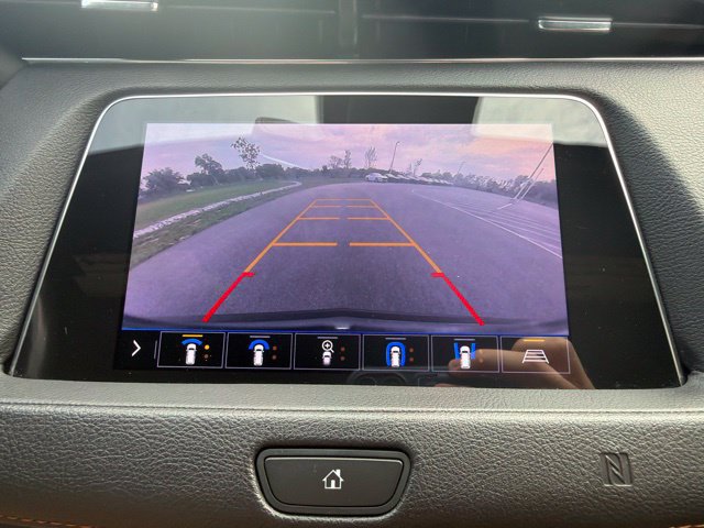 Used 2020 Cadillac XT4 Premium Luxury w/ Enhanced Visibility Package FWD image 34