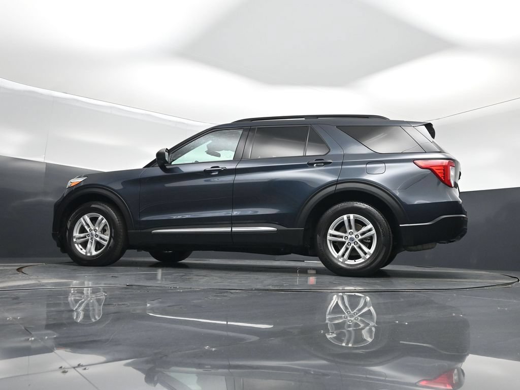 Certified 2023 Ford Explorer XLT RWD image 50