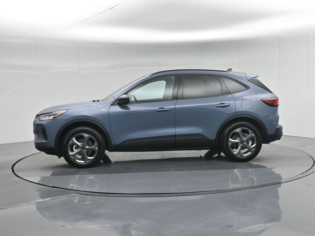 Certified 2025 Ford Escape ST-Line FWD image 31